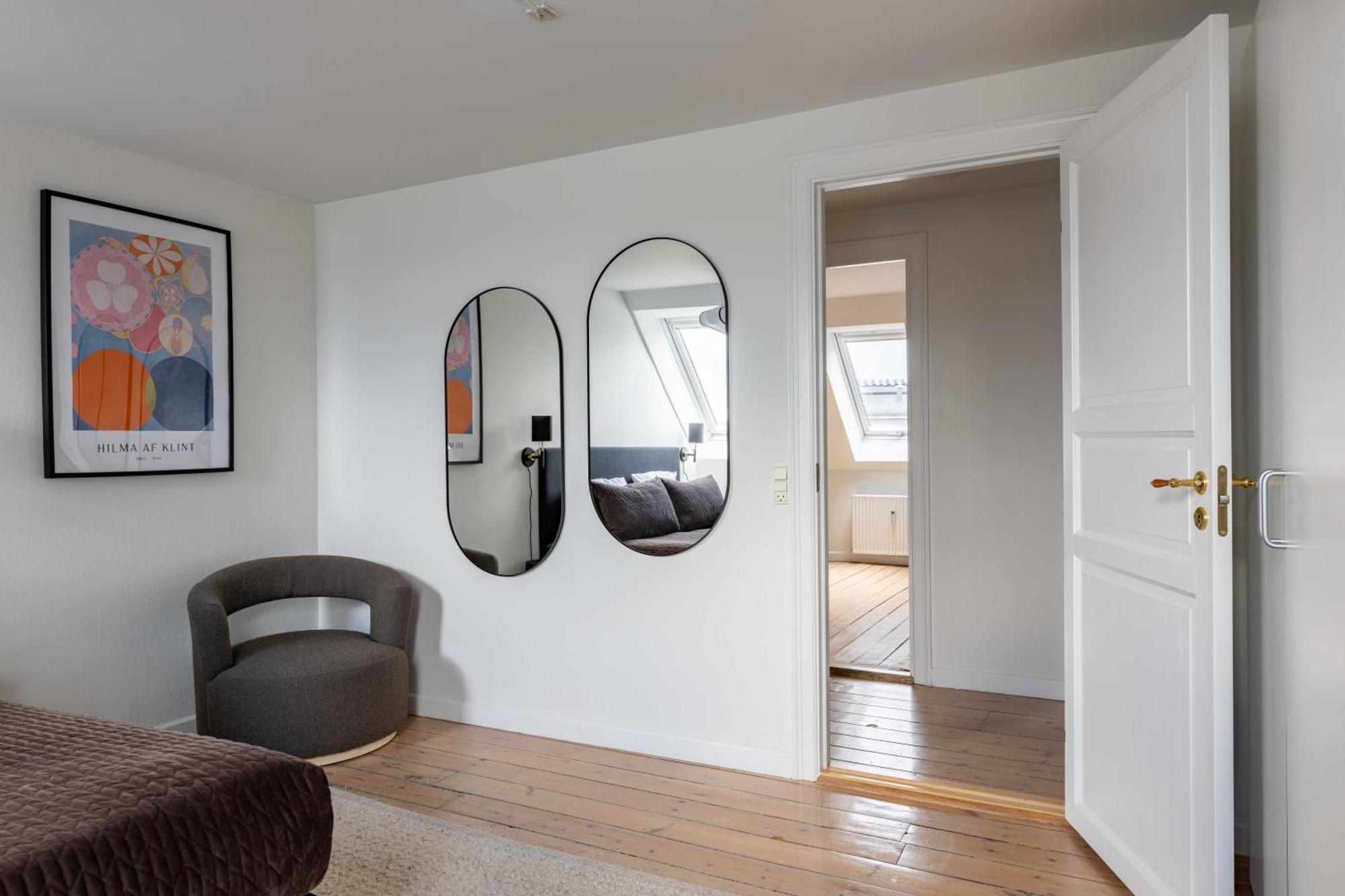 Cozy 2 Bedroom In Peaceful Neighbourhood *