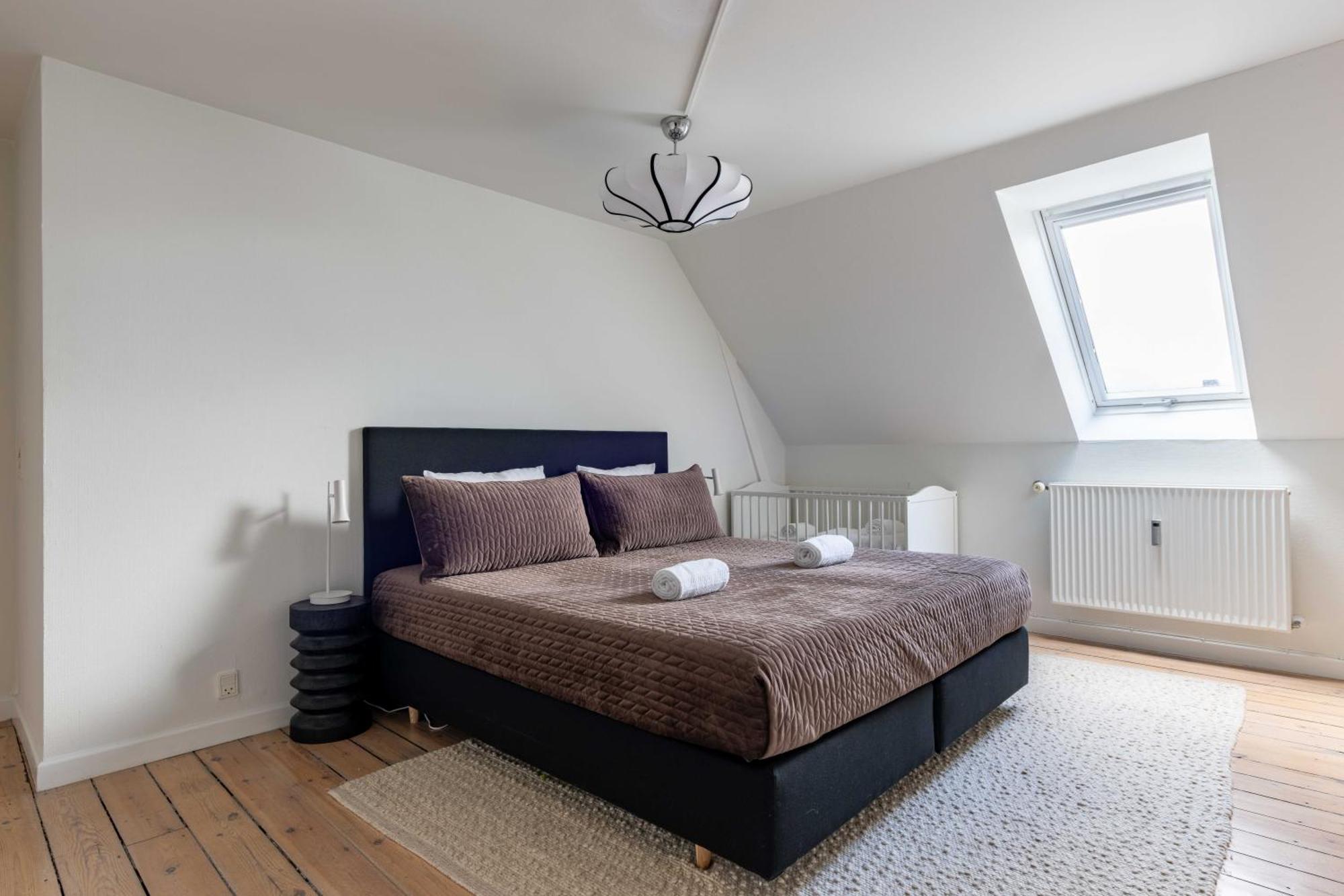 Apartment Cozy 2 Bedroom In Peaceful Neighbourhood *