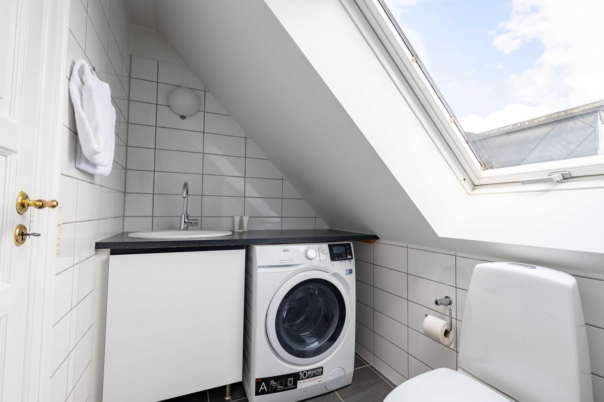 Cozy 2 Bedroom In Peaceful Neighbourhood