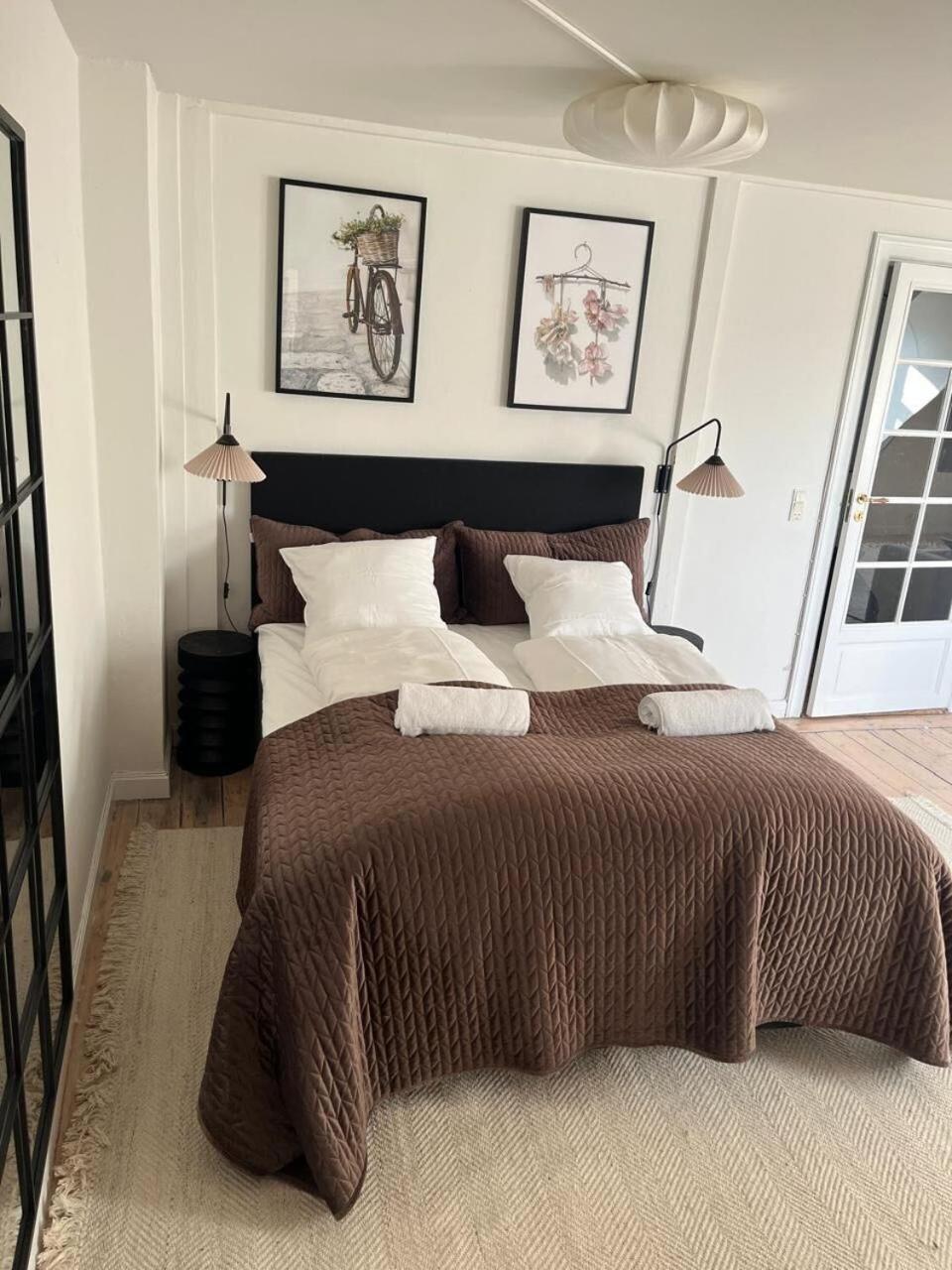 Apartment Cozy 2 Bedroom In Peaceful Neighbourhood *